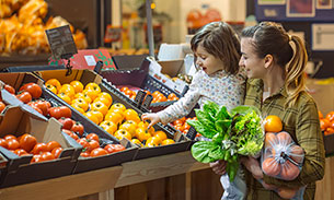 shopping vegetables